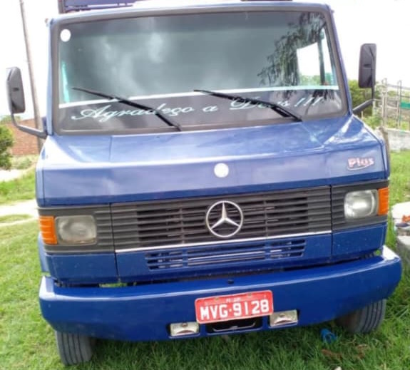 Quatro assaltantes roubam caminhão e abandonam motorista em Garanhuns