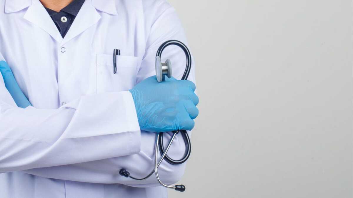 MEC restringe vagas em mais de 50 cursos de medicina após resultados insatisfatórios no Enamed