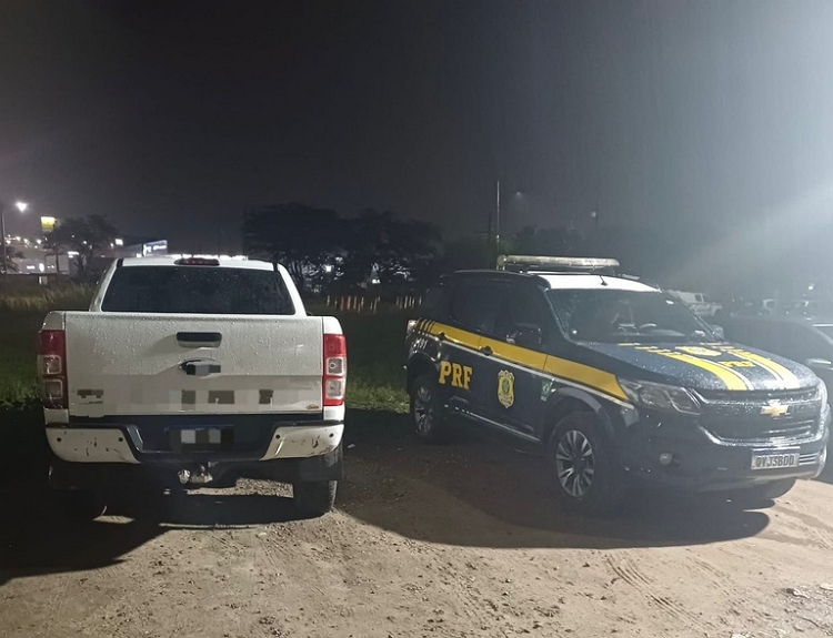 PRF recupera caminhonete roubada no Paraná em Caruaru
