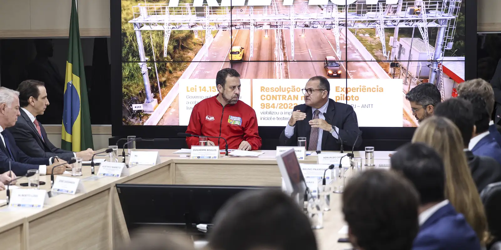 Governo anula 3,5 milhões de multas por falta de pagamento de pedágio