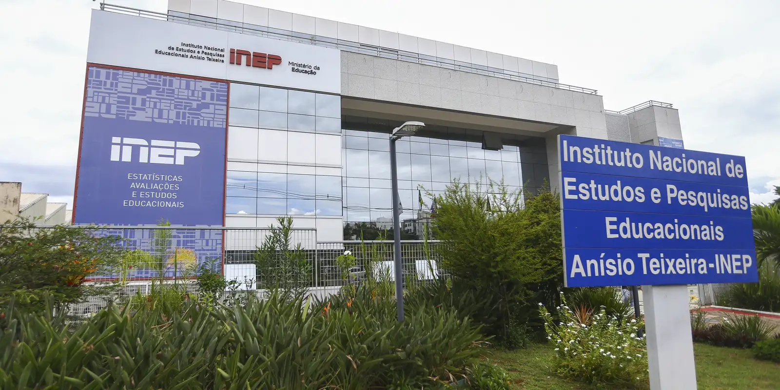 MEC estende prazo para solicitar isenção da taxa de inscrição do Enem