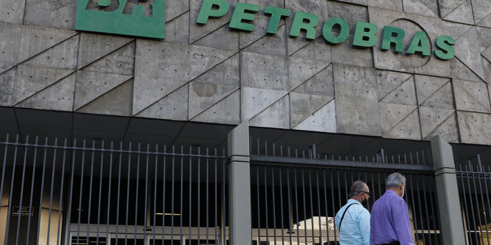Petrobras alcança marca histórica na extração de petróleo e gás natural