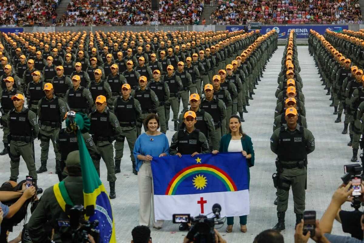 PMPE: Mulher alcança a maior nota em curso de formação; 2.198 novos soldados se formam no dia 30