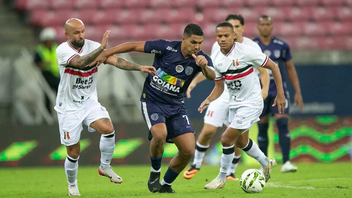 Santa Cruz é derrotado pelo Amazonas em casa e pressão sobre Claudinei Oliveira se intensifica