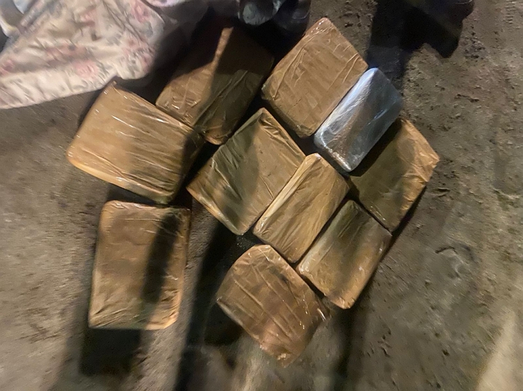 PM apreende 10 quilos de maconha com casal na Praça do Derby, no Recife