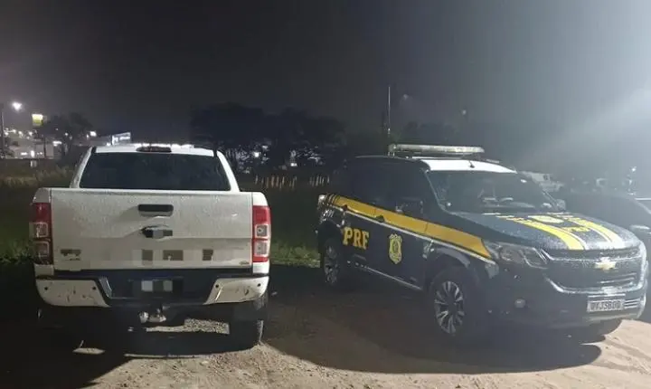 PRF recupera caminhonete roubada no Paraná em Caruaru