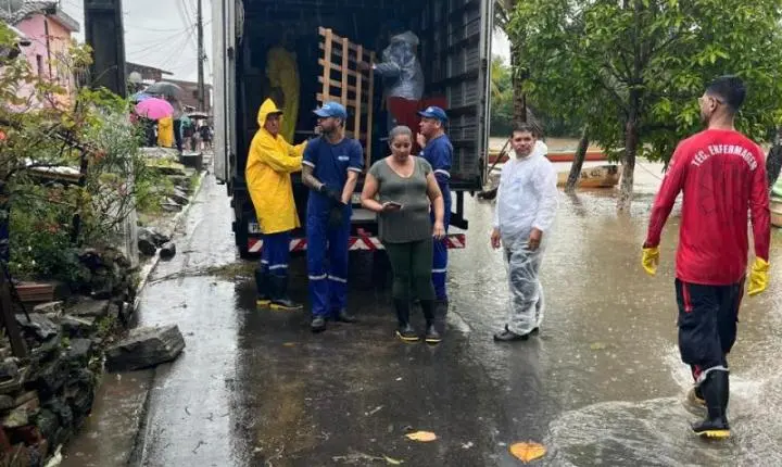 Fortes chuvas em Goiana: 50 famílias encontram abrigo temporário