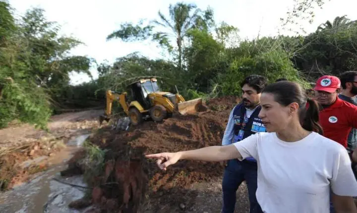 Governadora vistoria ações emergenciais de reconstrução em Goiana, na Mata Norte, após fortes chuvas