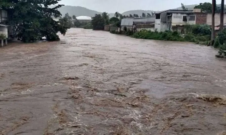 Transbordamento de rio em Pernambuco atinge cidades e gera alerta da Apac
