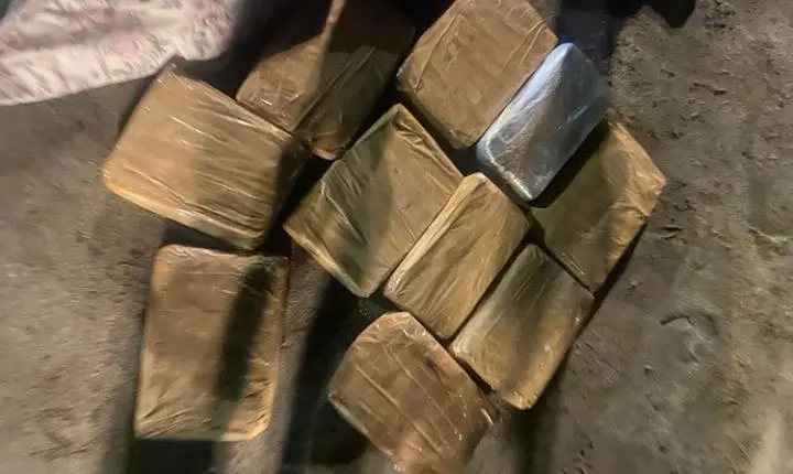 PM apreende 10 quilos de maconha com casal na Praça do Derby, no Recife