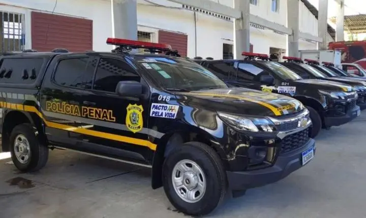 Veículo da Polícia Penal é levado por criminoso armado em Jaboatão